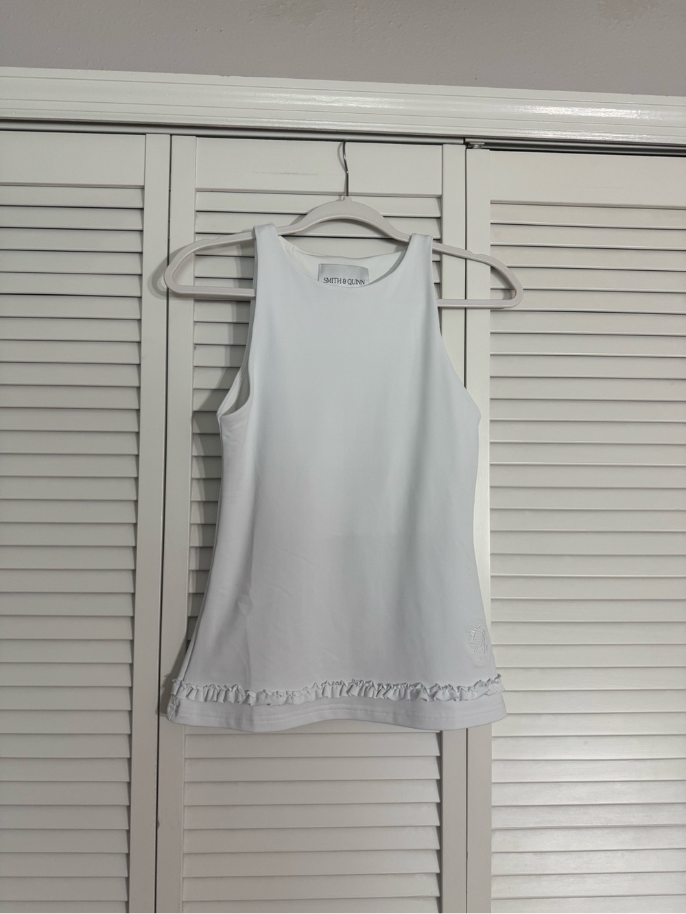 Smith & Quinn White Sleeveless Ruffle-Hem Tank Top Built in Bra Summer Sz S